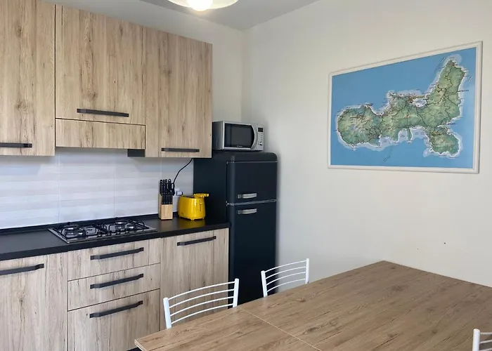 Mirella Capoliveri (Isola d'Elba)